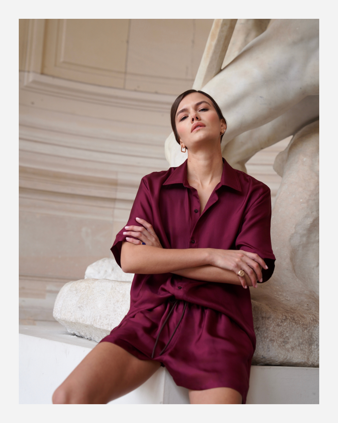 TUDOR SHORTS IN MERLOT