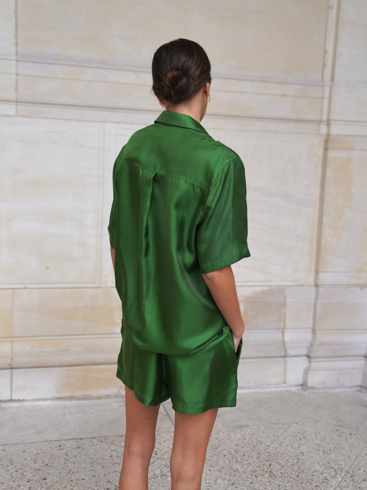 TUDOR SHORTS IN GRASS GREEN SILK TWILL