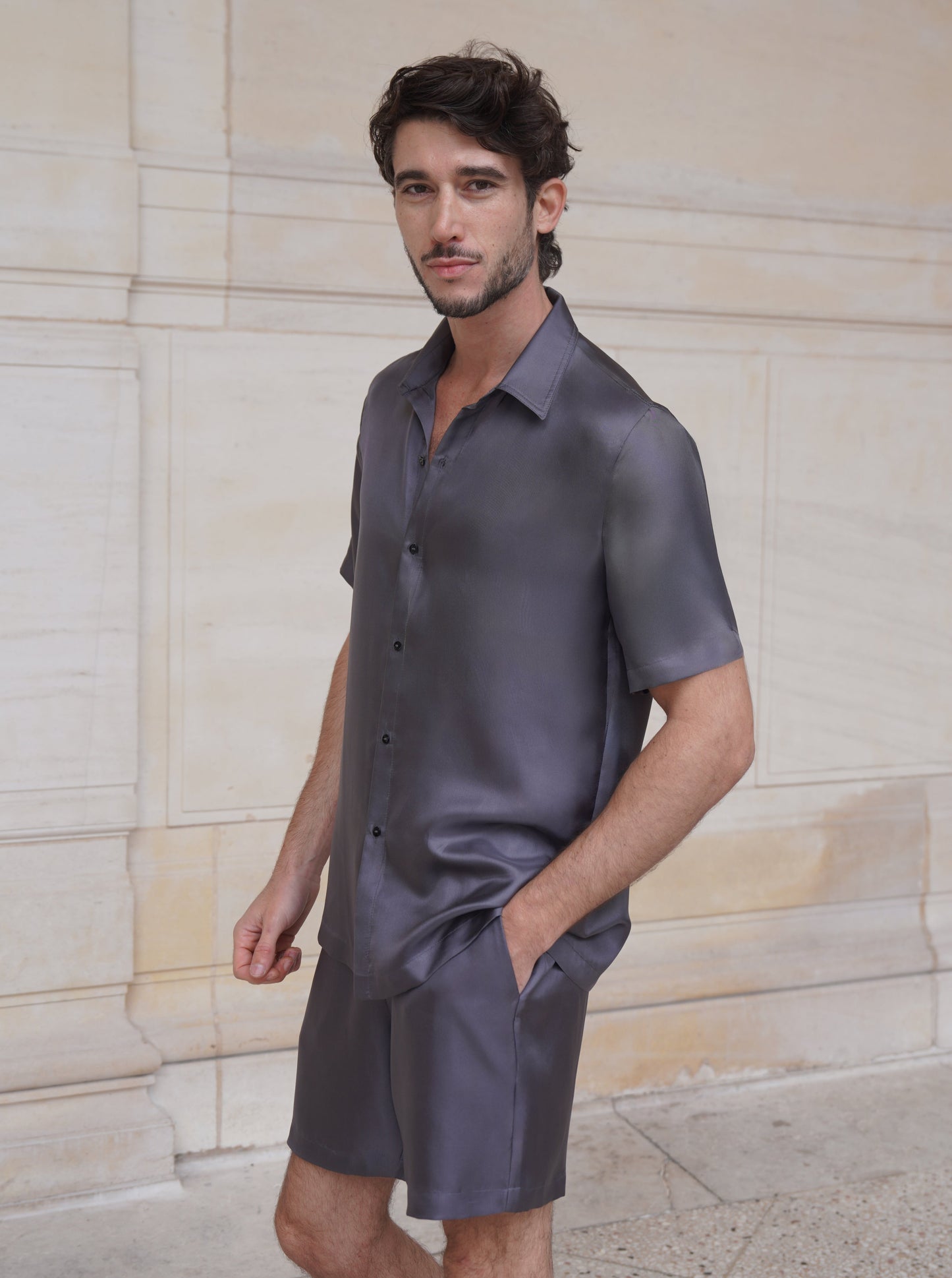 HOGG BERMUDA IN ASH GRAY SILK TWILL