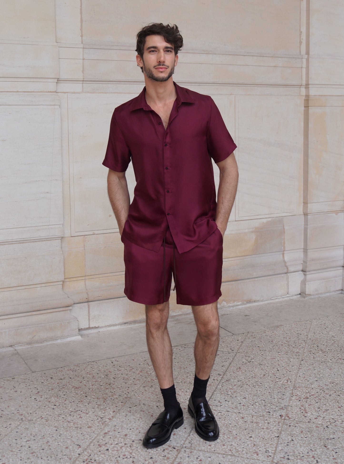 HOGG BERMUDA IN MERLOT SILK TWILL
