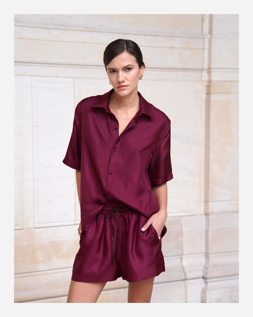 TUDOR SHORTS IN MERLOT