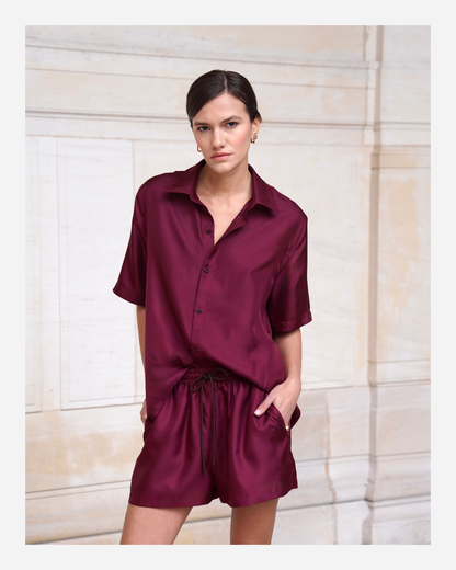 TUDOR SHORTS IN MERLOT