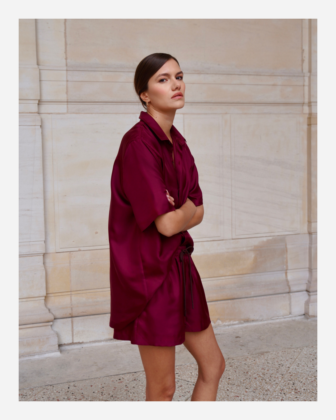 TUDOR SHORTS IN MERLOT