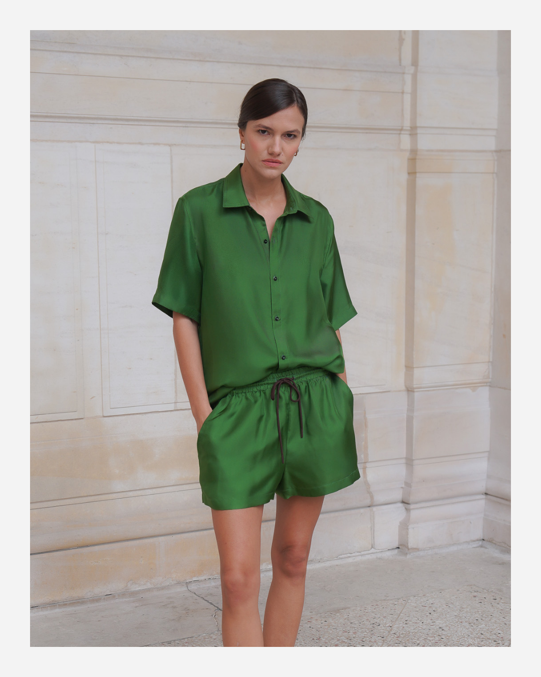 TUDOR SHORTS IN GRASS GREEN