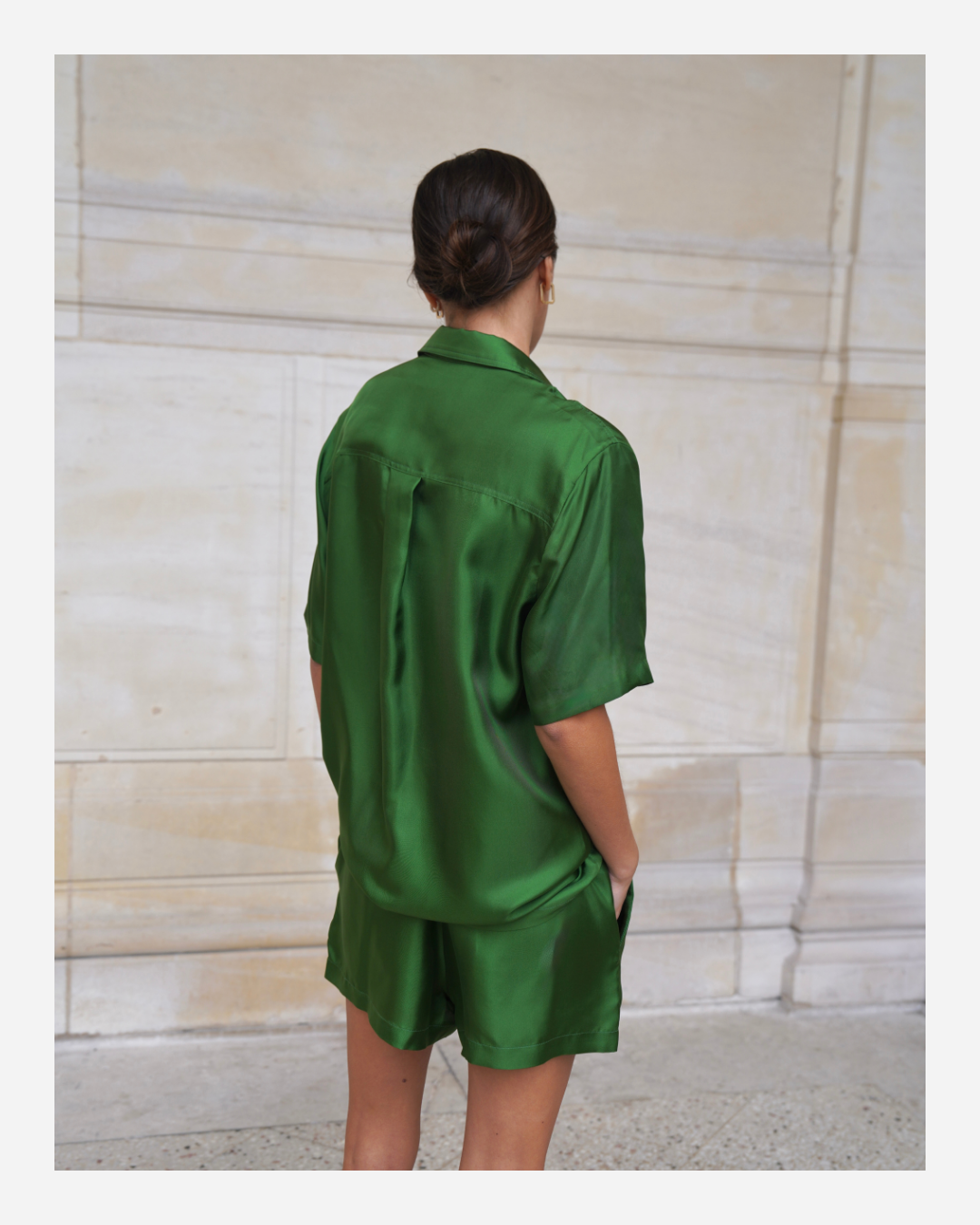 TUDOR SHORTS IN GRASS GREEN