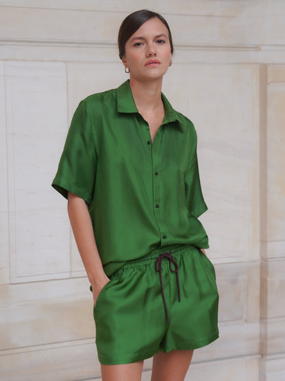 TUDOR SHORTS IN GRASS GREEN SILK TWILL