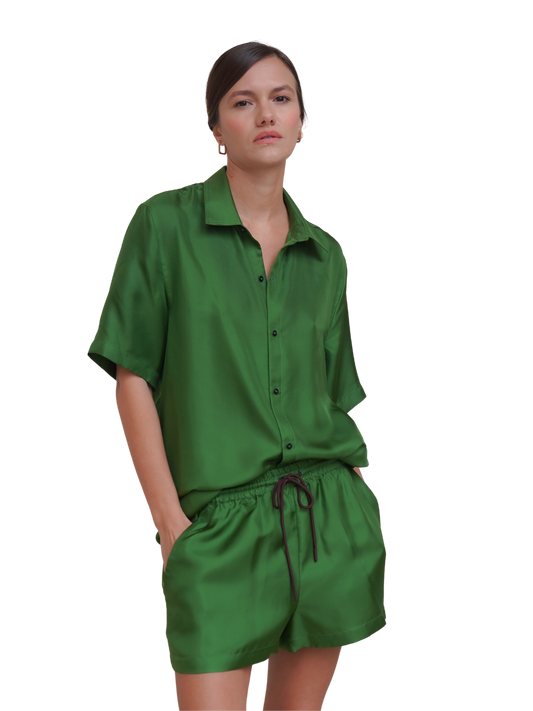 TUDOR SHORTS IN GRASS GREEN SILK TWILL